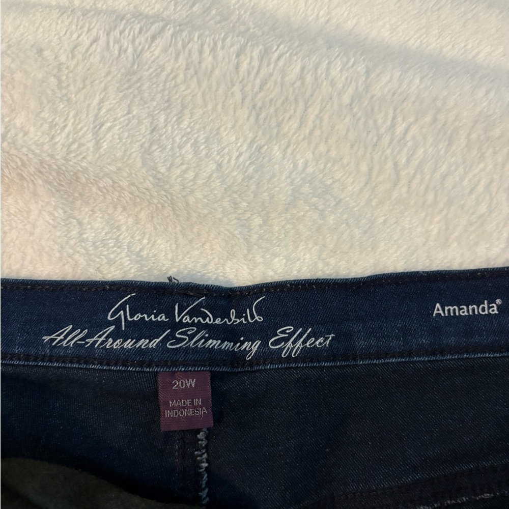 Gloria Vanderbilt  Jean Shorts - Picture 3 of 4